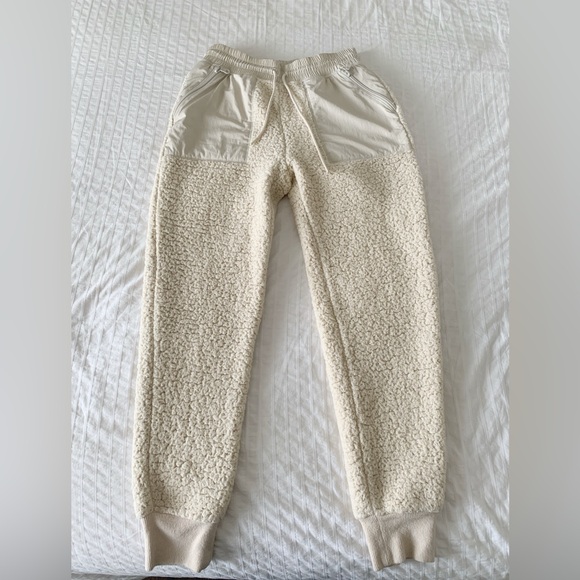 aerie Pants - Aerie Cream Sherpa Women’s Jogger Pants XS Cozy Neutral Aesthetic
